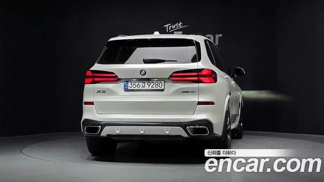 BMW X5 xDrive 40i M Sport — Фото автомобиля 4