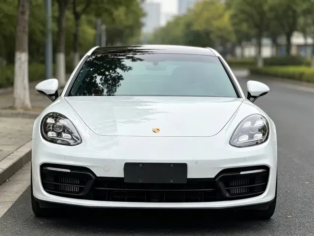 Porsche Panamera — Фото автомобиля 2