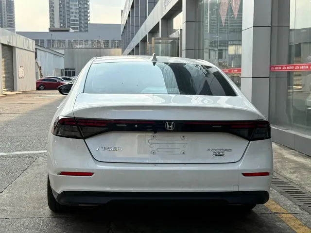 Honda Accord — Фото автомобиля 4