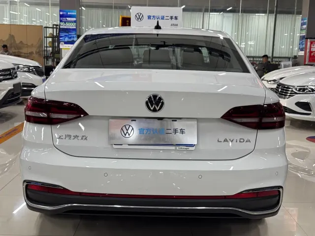 Volkswagen Lavida — Фото автомобиля 8
