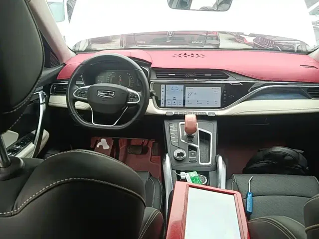 Geely Boyue — Фото автомобиля 9
