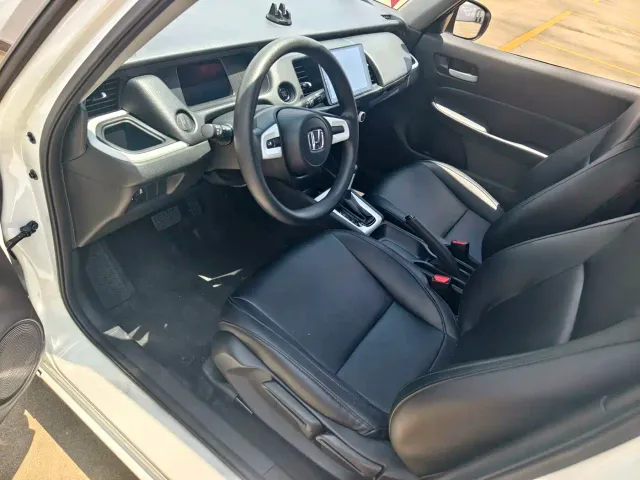 Honda Fit — Фото автомобиля 7