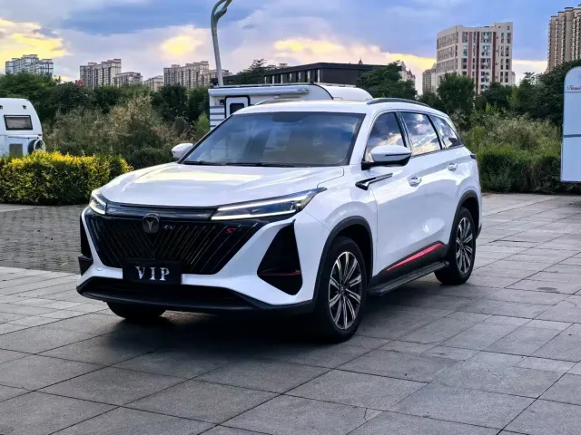 Фотография автомобиля — Changan CS75 Plus