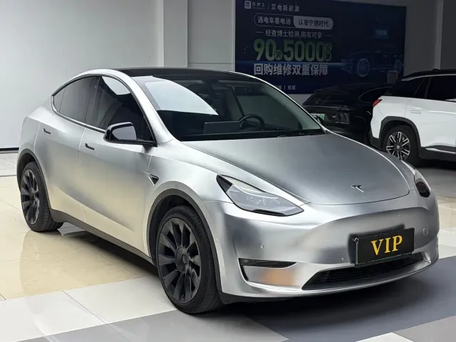 Tesla Model Y — Фото автомобиля 3