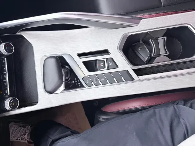 Geely Binyue — Фото автомобиля 12