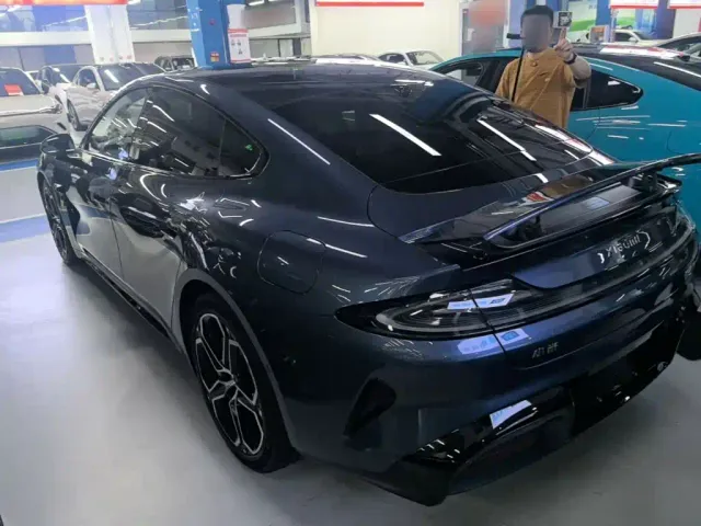 Xiaomi SU7 — Фото автомобиля 4
