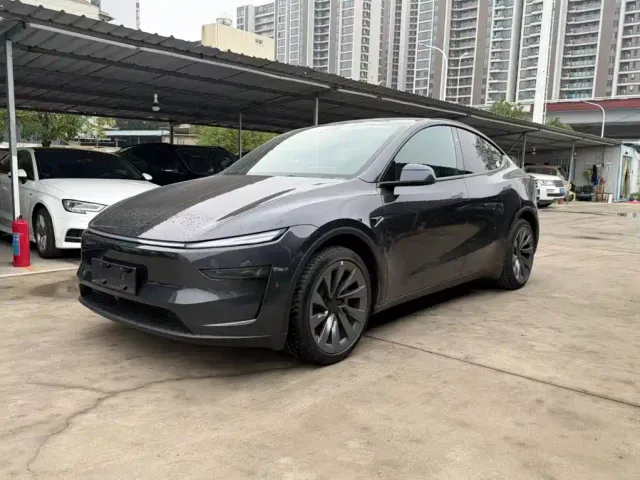 Фотография автомобиля — Tesla Model Y