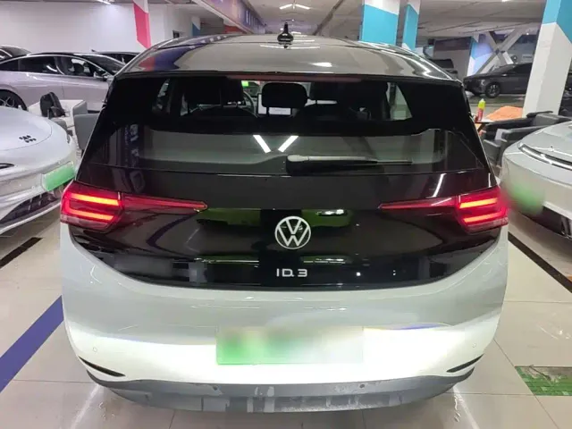 Volkswagen ID.3 — Фото автомобиля 5