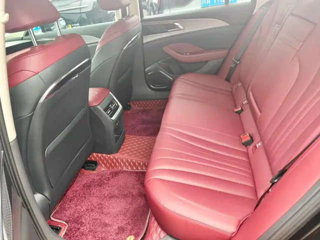 Hongqi H5 — Фото автомобиля 11