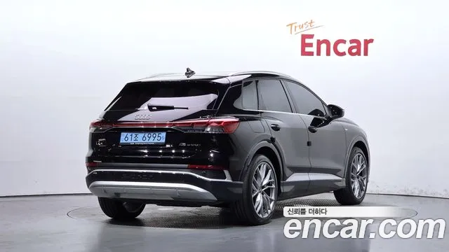 Audi Q4 e-tron F4 — Фото автомобиля 2