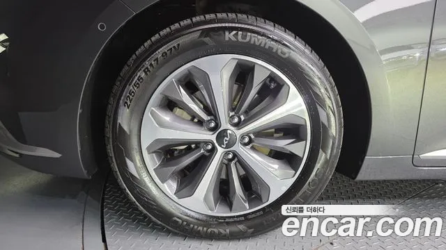 Kia K8 Hybrid — Фото автомобиля 5