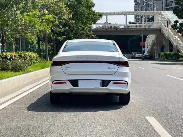 BYD Qin PLUS — Фото автомобиля 19