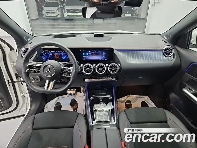 Mercedes-Benz EQA — Фото автомобиля 7