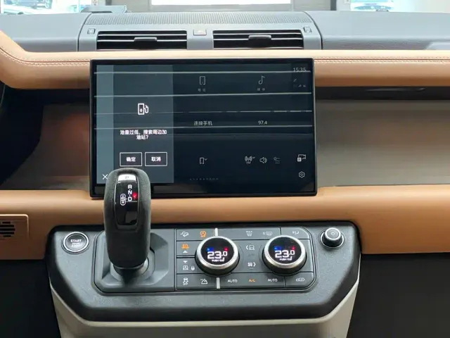 Land Rover Defender — Фото автомобиля 16