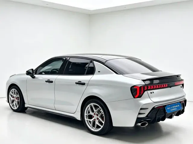 Lynk & Co 03 — Фото автомобиля 7