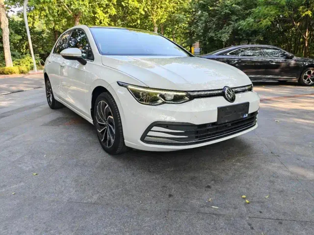 Volkswagen Golf — Фото автомобиля 3