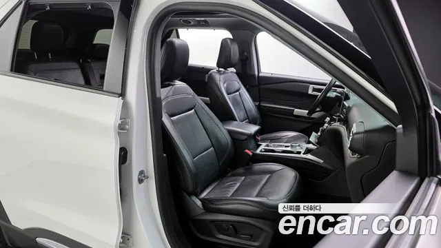 Ford Explorer — Фото автомобиля 12