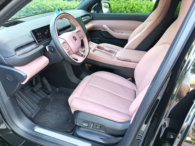Nio EC6 — Фото автомобиля 9