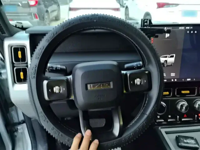 iCAR V23 — Фото автомобиля 10