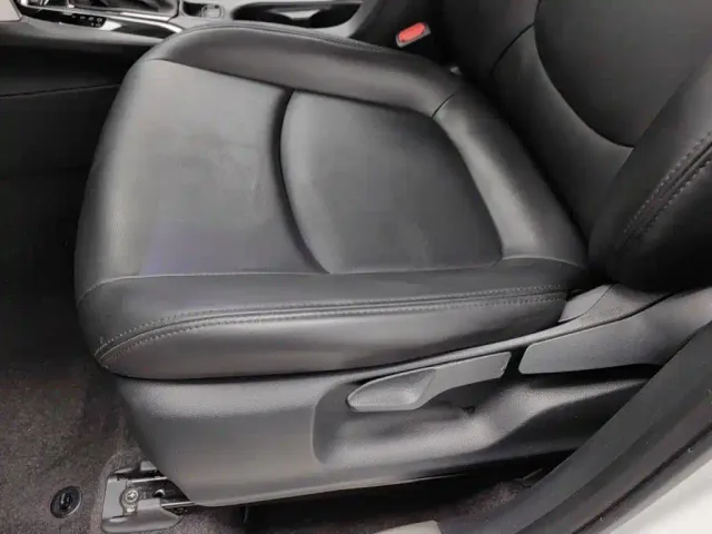 Toyota Corolla Cross — Фото автомобиля 20
