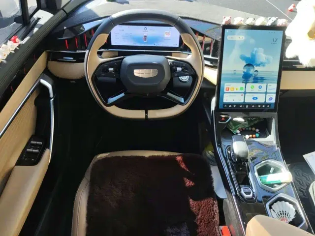 Geely Boyue L — Фото автомобиля 11