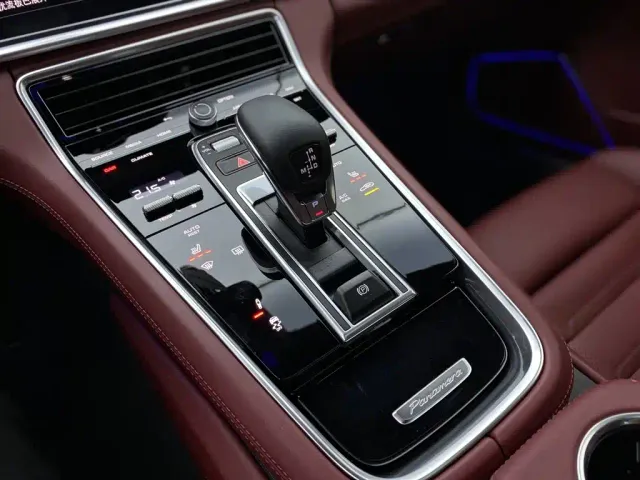 Porsche Panamera — Фото автомобиля 23