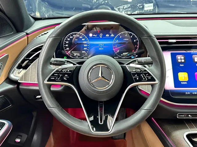 Mercedes-Benz E-Class — Фото автомобиля 17