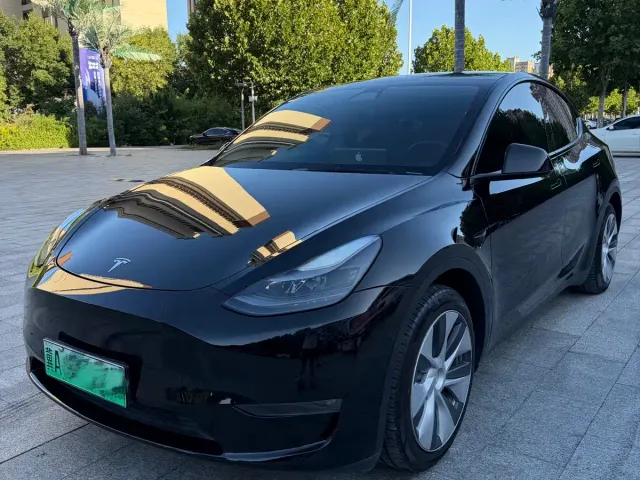 Фотография автомобиля — Tesla Model Y
