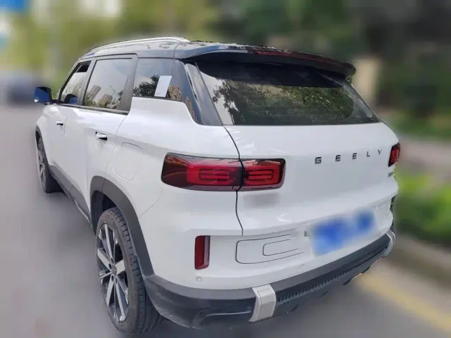 Geely ICON — Фото автомобиля 24