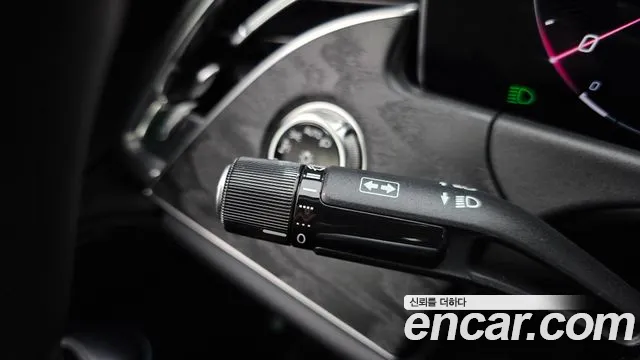Mercedes-Benz E-Class — Фото автомобиля 18