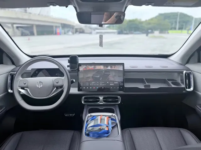 Leapmotor B10 — Фото автомобиля 9