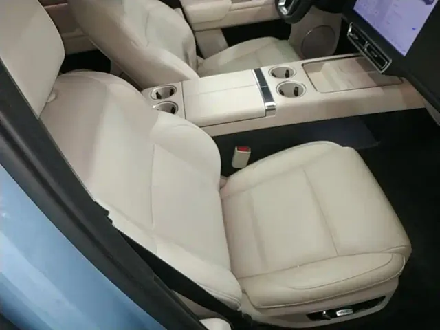 Li Auto Li L8 2024 Model Ultra — Фото автомобиля 24