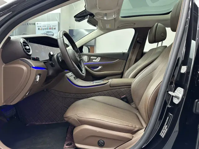 Mercedes-Benz E-Class — Фото автомобиля 10