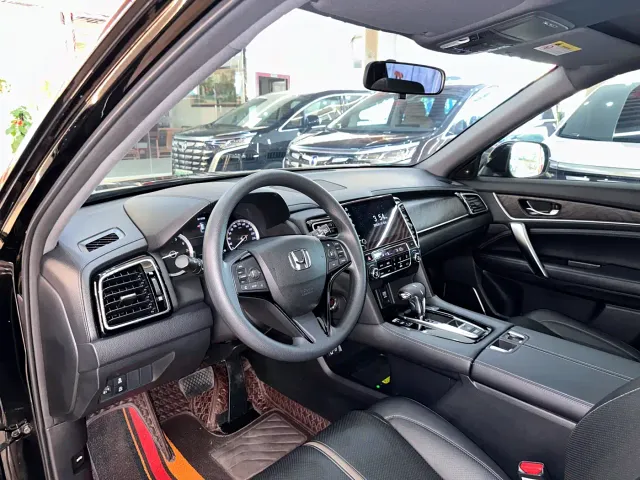 Honda UR-V — Фото автомобиля 7