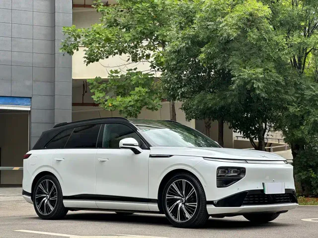 Xpeng G9 — Фото автомобиля 3