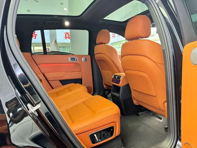 Li Auto L7 — Фото автомобиля 8