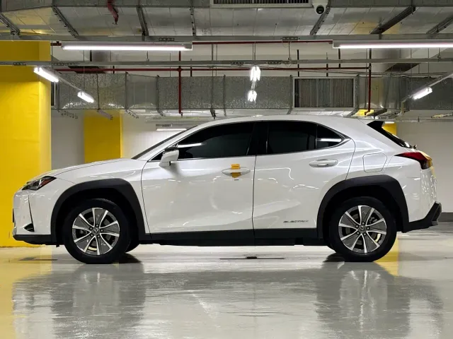 Lexus UX — Фото автомобиля 6
