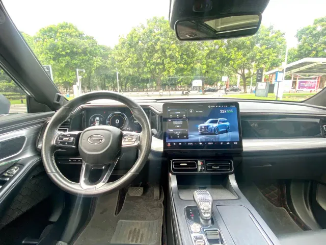 GAC Trumpchi GS8 — Фото автомобиля 17