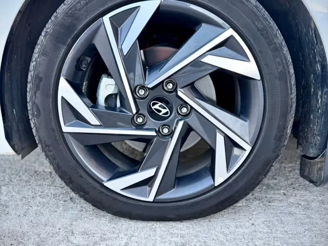 Hyundai Elantra — Фото автомобиля 9