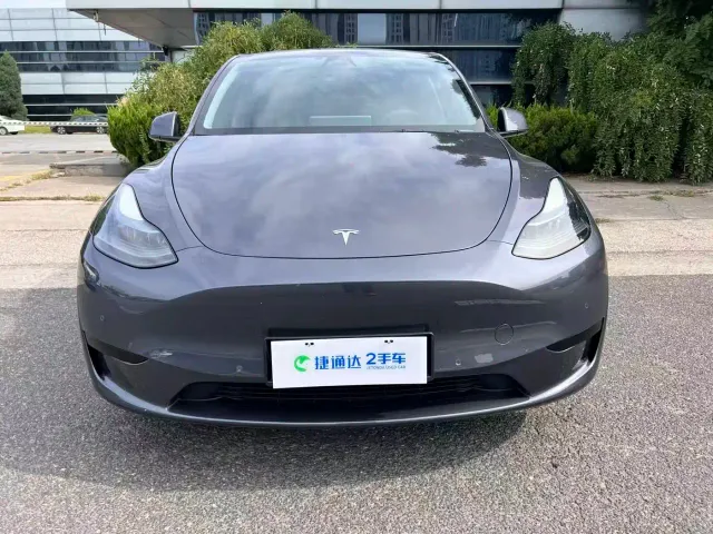 Tesla Model Y — Фото автомобиля 3