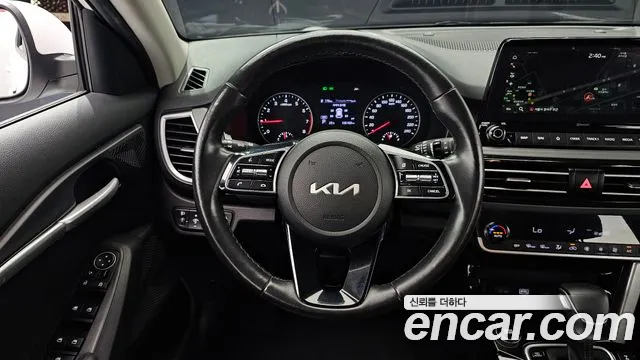 Kia Seltos — Фото автомобиля 13