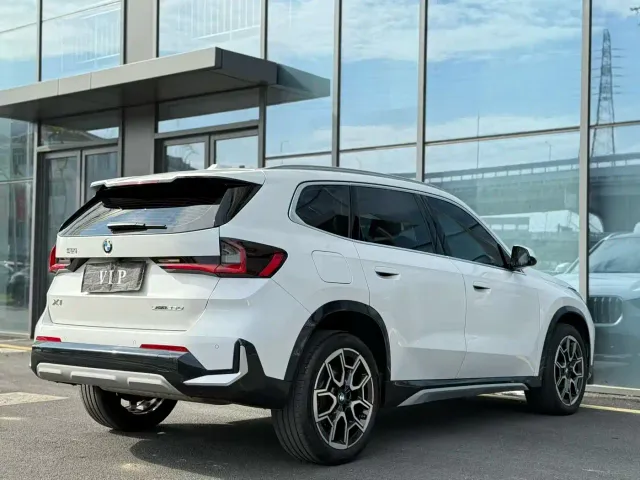 BMW X1 — Фото автомобиля 3