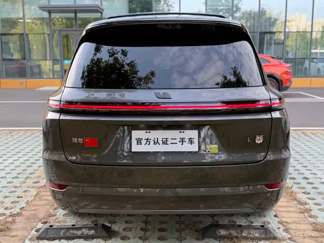 Li Auto L9 — Фото автомобиля 5