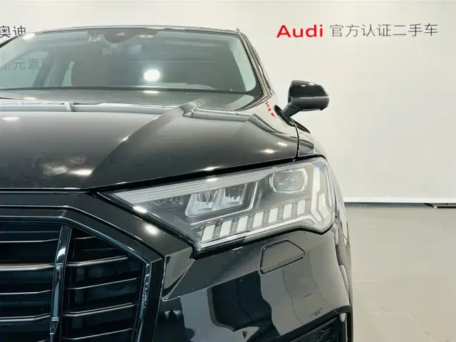 Audi Q7 — Фото автомобиля 15