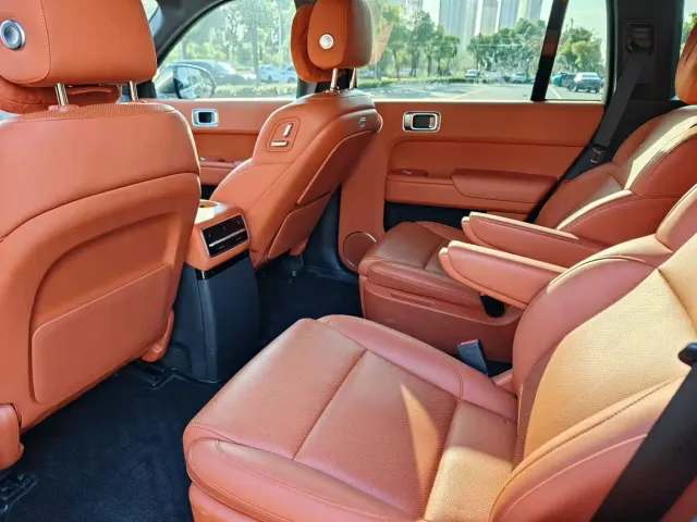 Li Auto L9 — Фото автомобиля 5