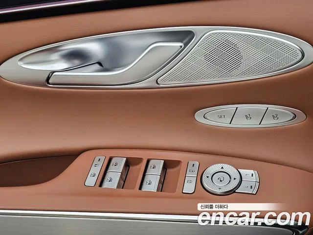 Genesis GV70 — Фото автомобиля 12