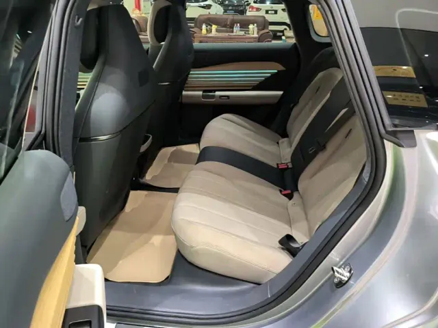 Audi E5 Sportback — Фото автомобиля 16