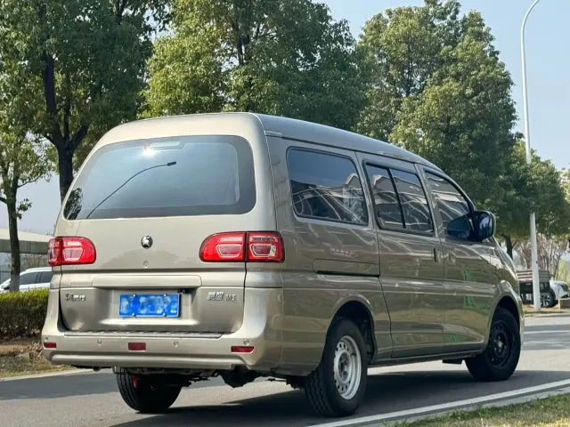 Forthing Lingzhi — Фото автомобиля 3