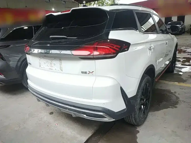 Geely Boyue — Фото автомобиля 6