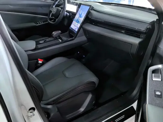 Geely Boyue 2024 1.5TD Soaring Dragon Edition — Фото автомобиля 8